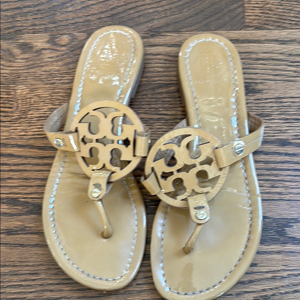 Tory Burch tan patent miller sandals size 8.5